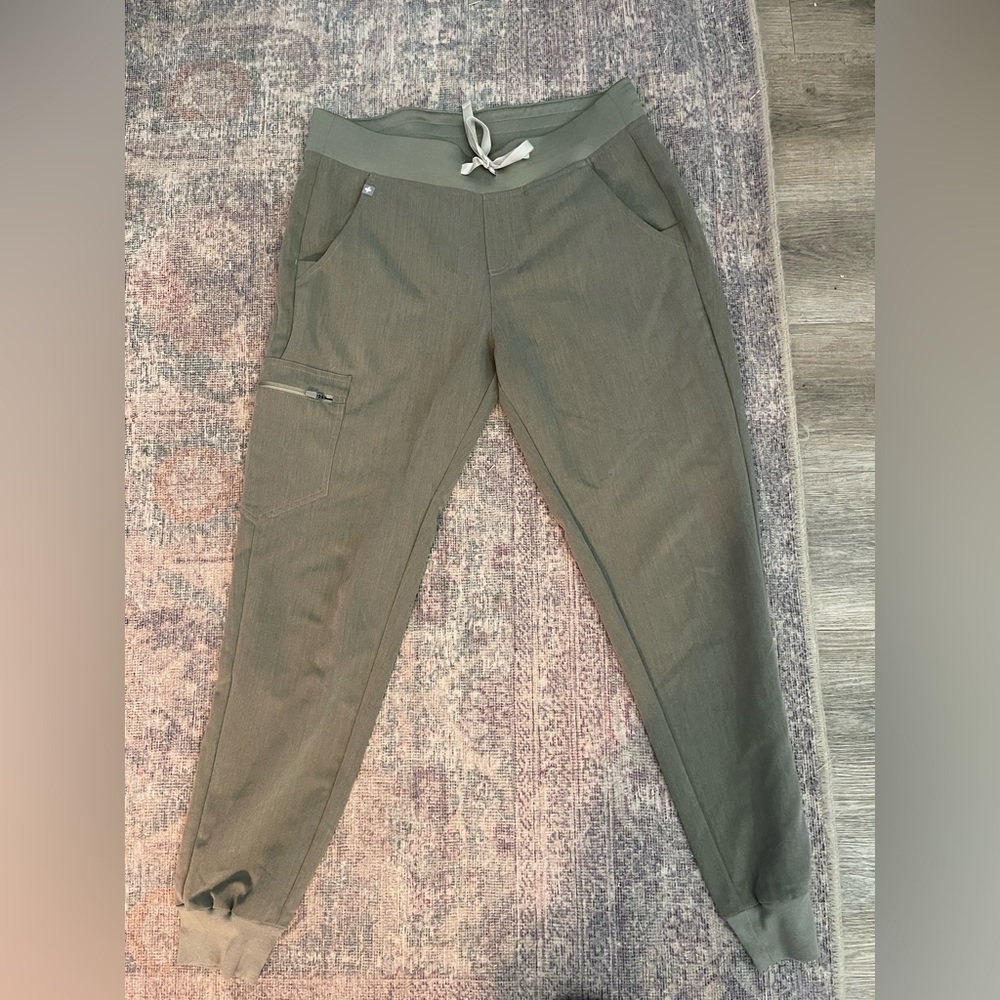 Figs Heathered Olive Set